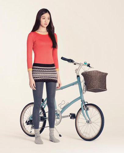 UNIQLO Korea 2011-2012 Fall Winter HEATTECH Insulation Lookbook: Designer Denim Jeans Fashion: Season Lookbooks, Ad Campaigns and Linesheets